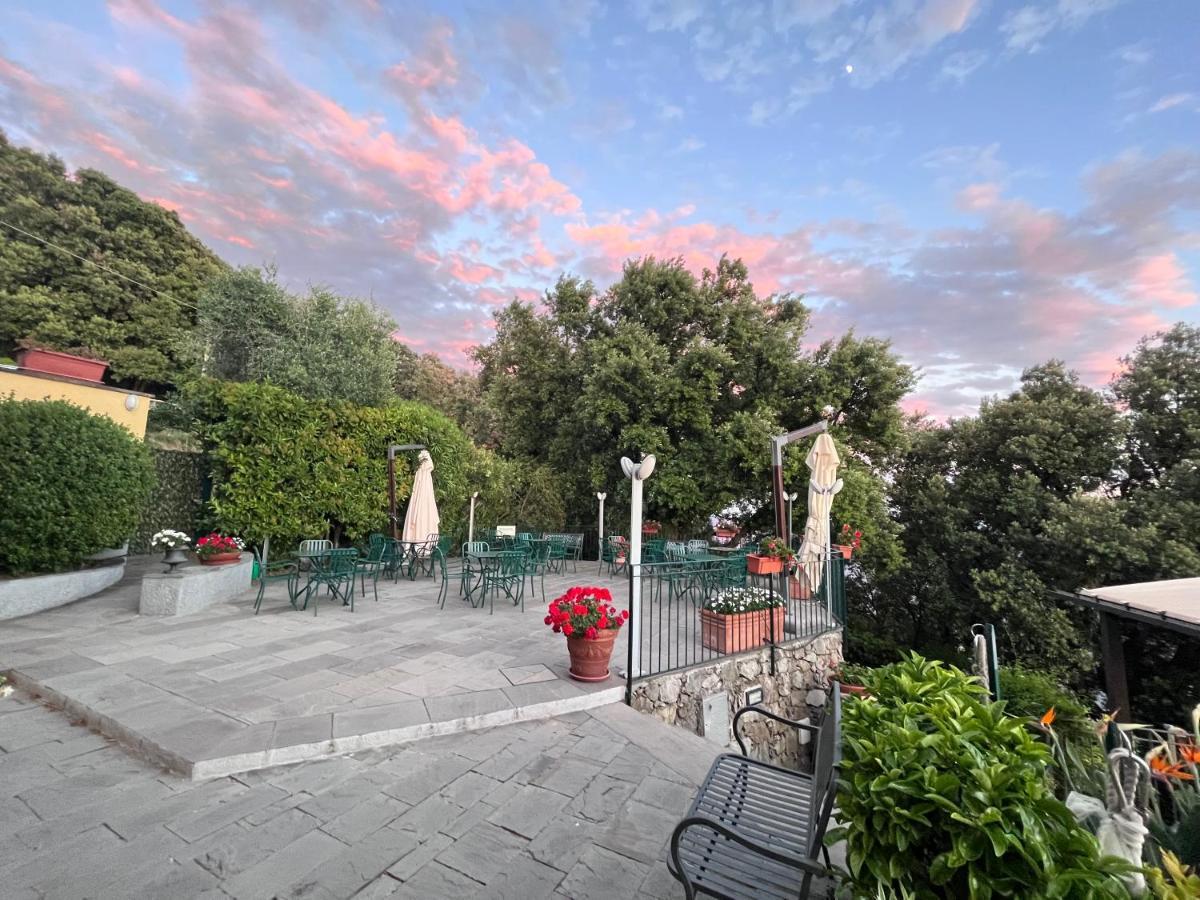 Hotel La Giada Del Mesco Levanto Bagian luar foto